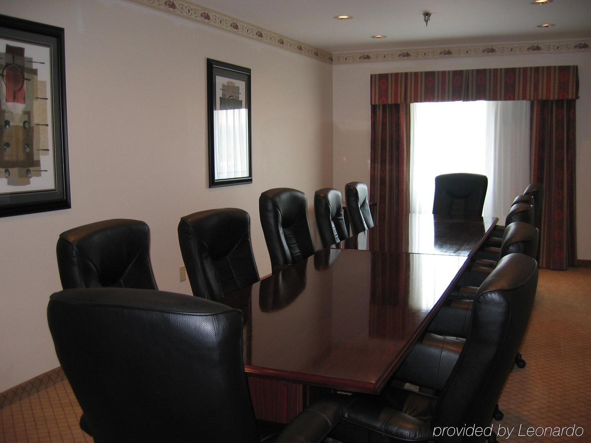 Baymont By Wyndham Montgomery South Екстер'єр фото